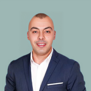 د. شريف مصطفى رئيس مجلس الإدارة واستشاري التأهيل النفسي حاصل على دكتوراه في التأهيل النفسي 300x300 1